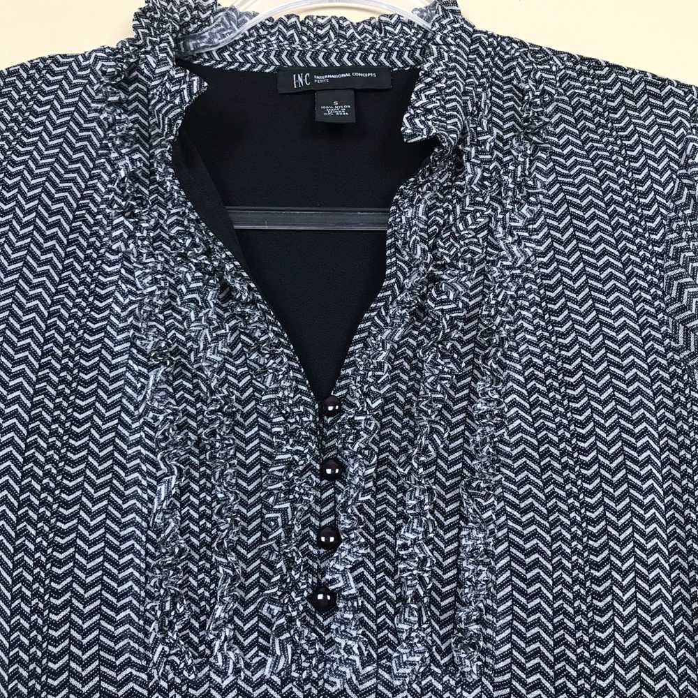 INC chevron pattern top - Picture 2 of 4